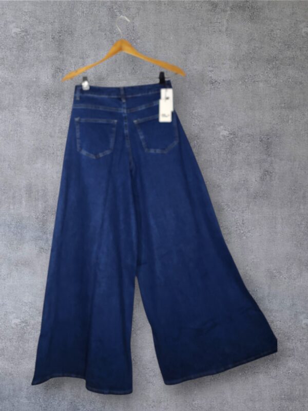 JEAN OXFORD - Image 2